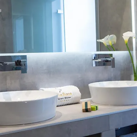 Rona Lefkada * סיבוטה