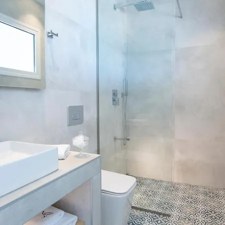 Rona Lefkada * סיבוטה